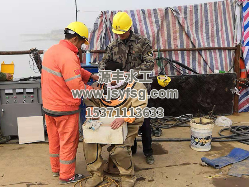 鋼圍堰水下吸泥